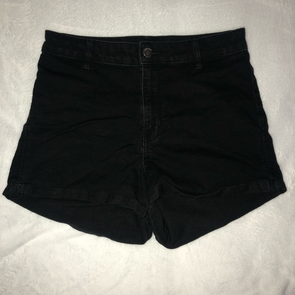 h&m black high waisted shorts